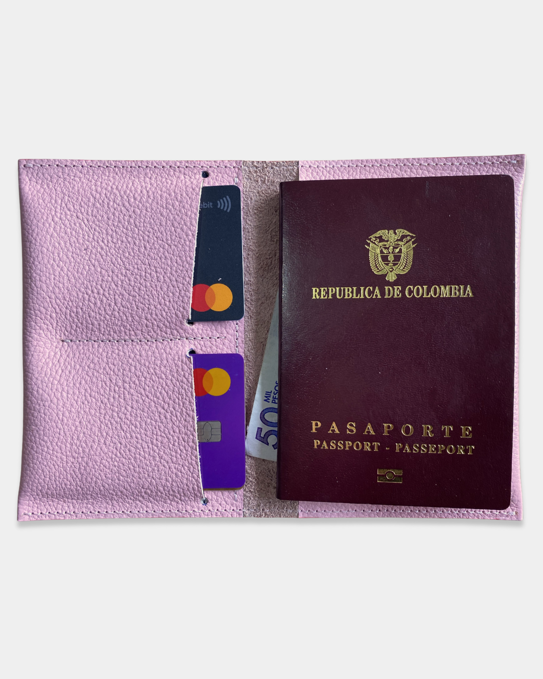 Porta Pasaporte Travel en Cuero